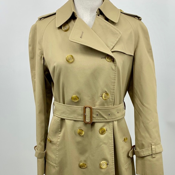 Burberry Jackets & Blazers - Burberry’s Raincoat | Size Small